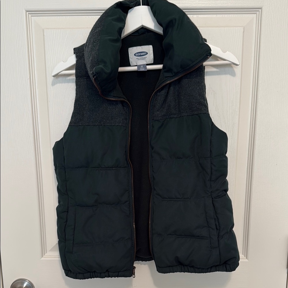 Old Navy Green Puffer Jacket Quilted Design